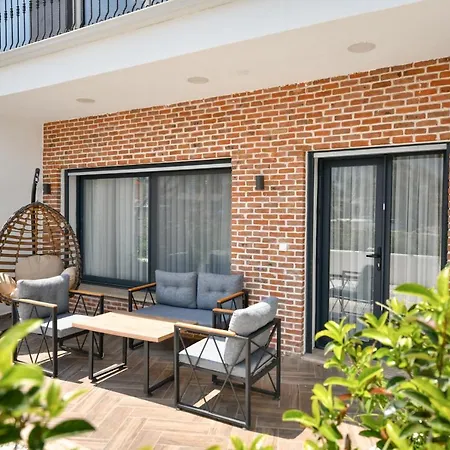 Red Moon Apart-hotel 4*