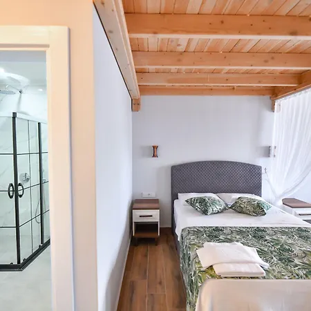 Red Moon 公寓式酒店 费特希耶