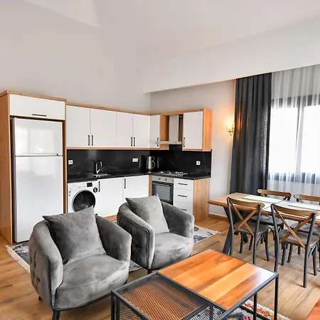 Red Moon 费特希耶