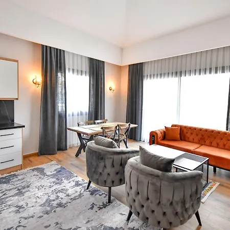 Red Moon Suites 아파트호텔