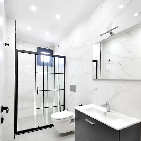 Red Moon 费特希耶